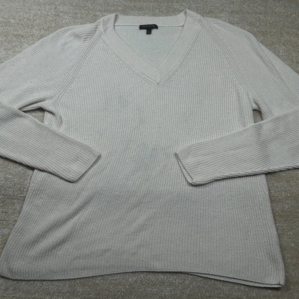 Banana Republic Womens L Gray V-Neck Rib Knit Wool Blend Raglan Sweater - Picture 2 of 8